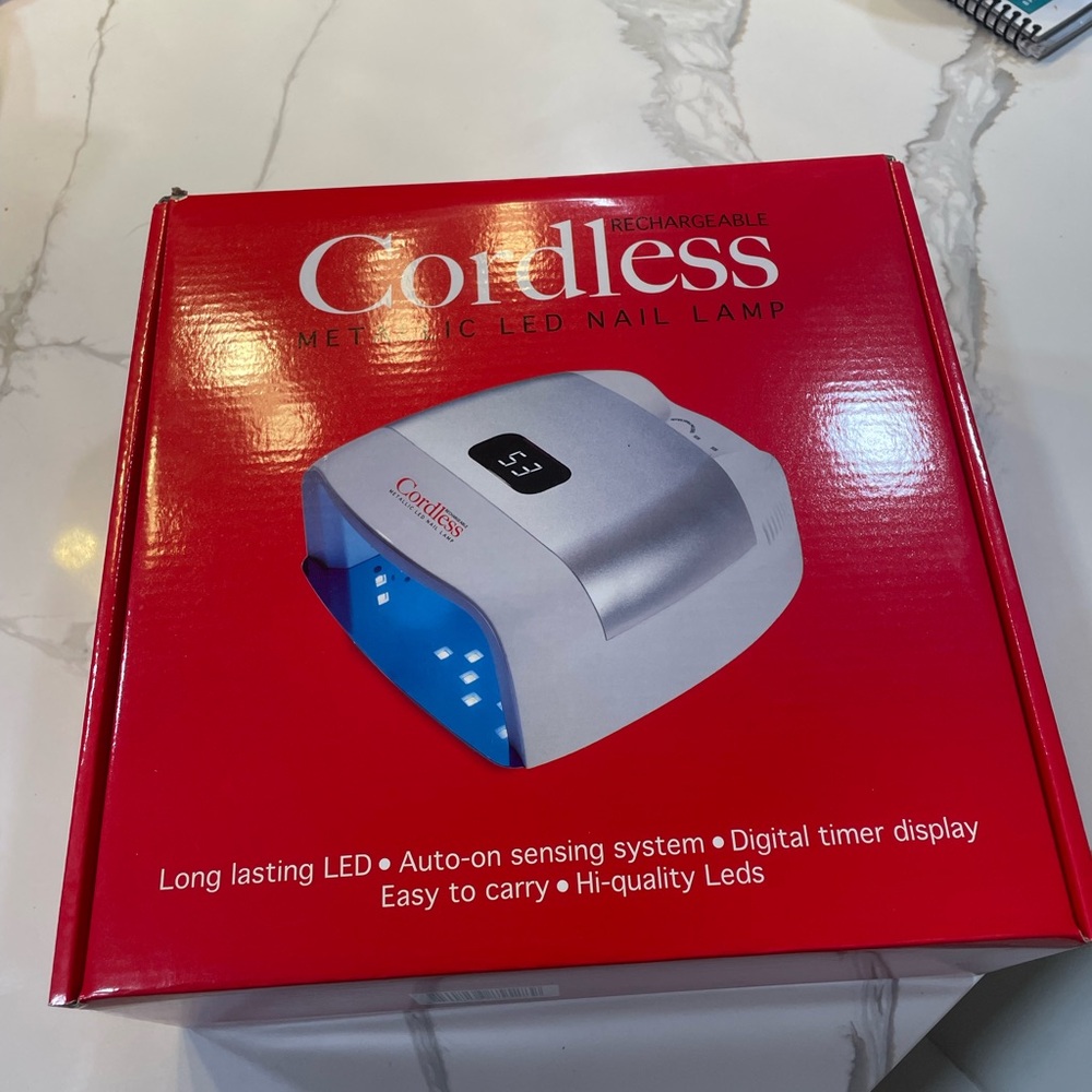 Dnd Manicure Cordless LED Nail Lamp - White - Picture 2 of 2